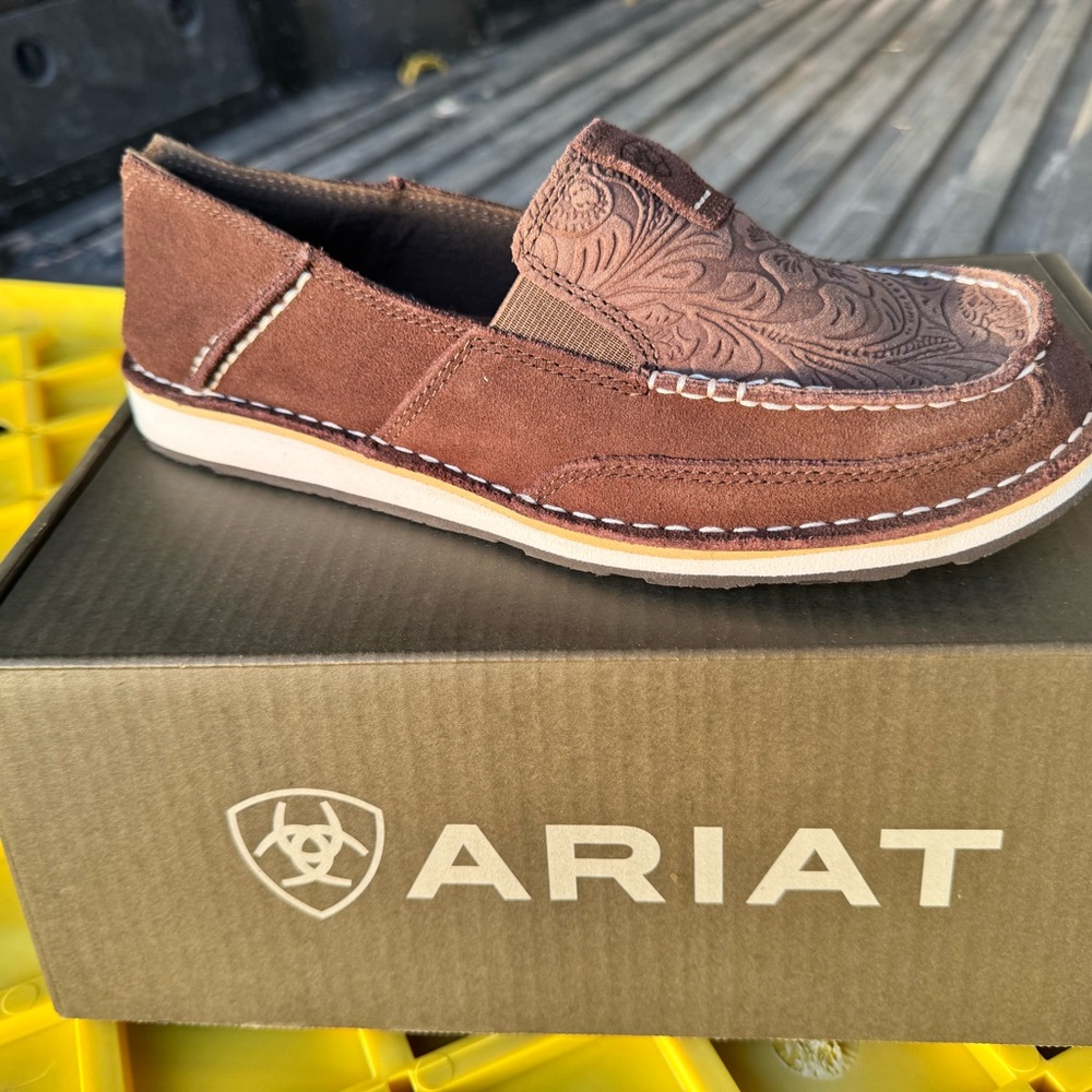 Ariat Women's Cruiser Brown Suede Shoes - Picture 4 of 4